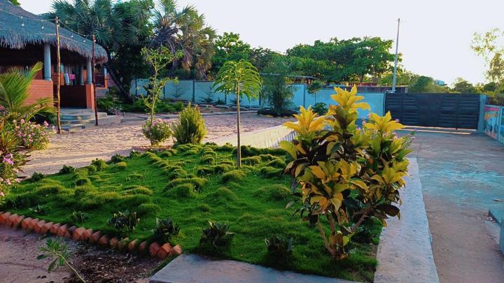 Le Jardin Des Delices Hotell Mahajanga Eksteriør bilde